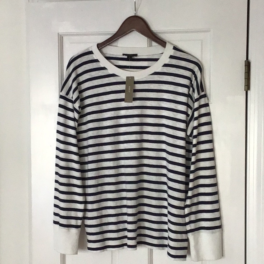 Striped Long-Sleeve Crewneck Shirt - White & Navy - Unknown Brand